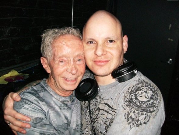 19768_1288055332216_1555196337_699998_7259668_n