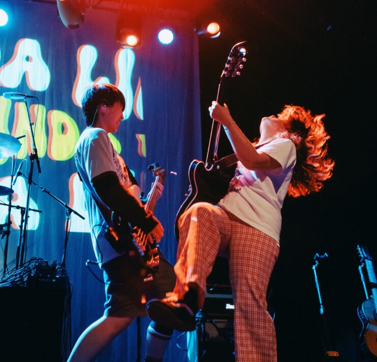 Eloise and Bela rock out with a hair flip