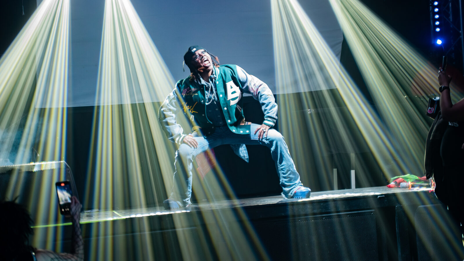 ToeKING Performing drag at the Pearl