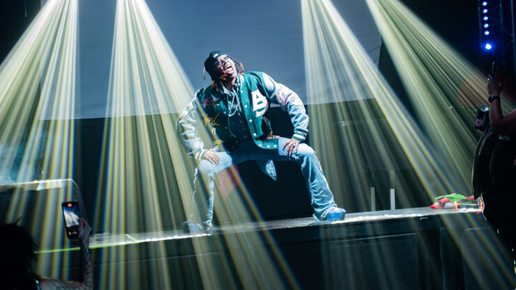 ToeKING Performing drag at the Pearl