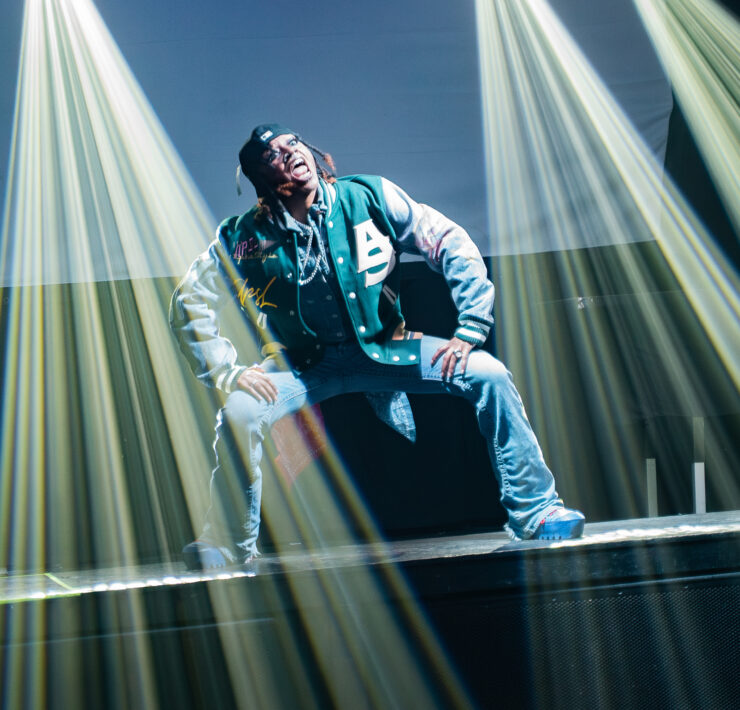 ToeKING Performing drag at the Pearl